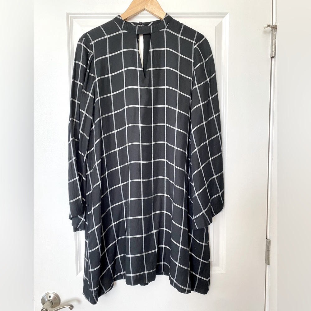 LOFT Women’s Black Checkered Long Sleeve Dress - size M